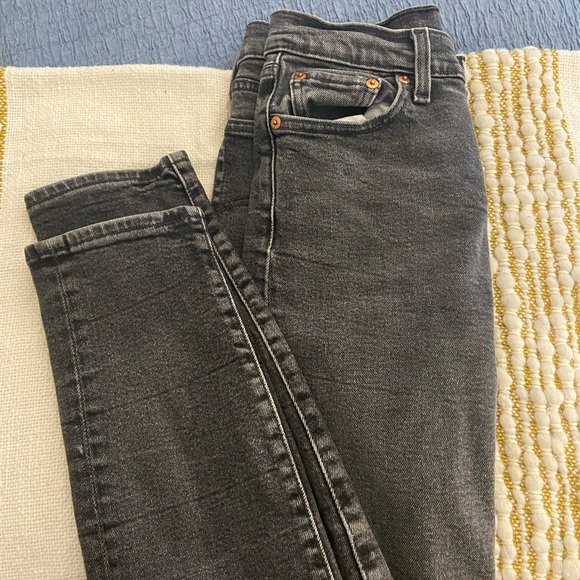 Grey Levi 501 Wedgie fit jeans (size 26) - Picture 3 of 3